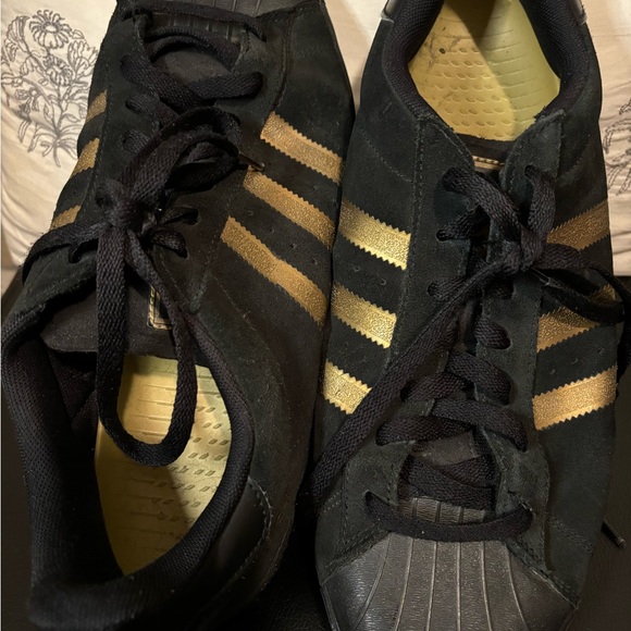 Men’s Black and Gold DGK Original Shell Toe Adidas - Picture 2 of 5